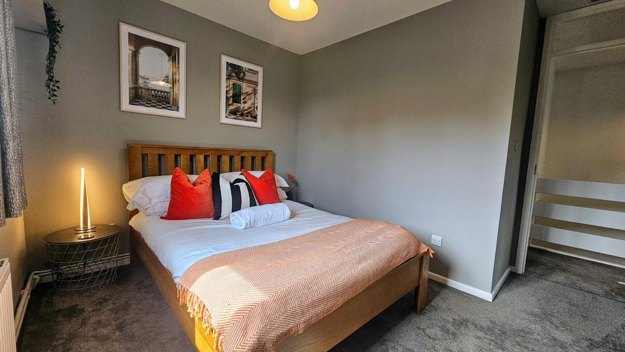 Grassmere - 3 Bed House With Private Garden Horley Luaran gambar